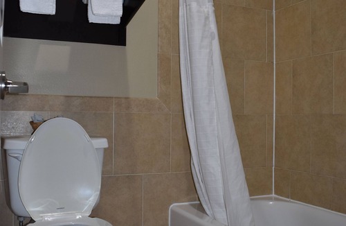 Barker Hotel | Platinum Inn Katy