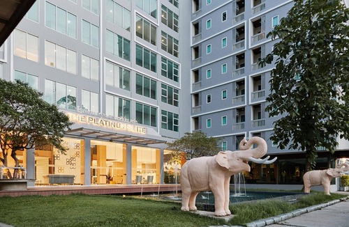 Suan Luang House | Platinum Luxury Suite | Modern City Getaway