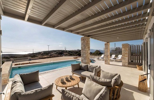 Paros Villa | Platinum Paros Villa | 5 Bedroom Villa | Private Swimming Pool & Stunning Sea