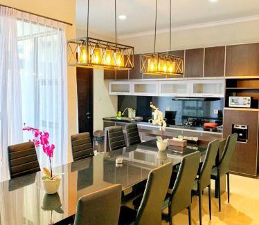 Bandung Villa | Platinum Setrasari Guest House 5BR Private Pool Bandung