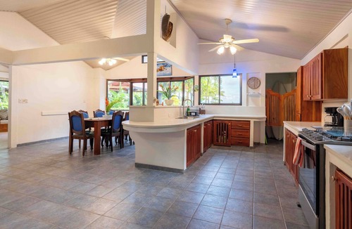 Parrita House | Playa Bandera Beachfront Villa – Pool, Private, Sunsets, Sleeps 10