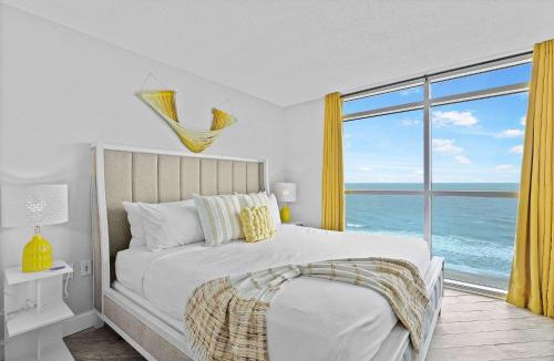 Downtown Myrtle Beach House | Playa Castillo by Casanita - Lux Oceanfront 3BR Suite