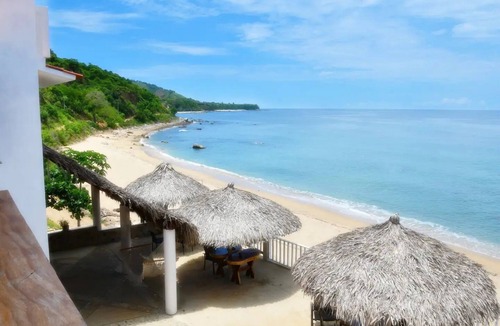 Chimo House | Playa Marshell, an all-inclusive beachfront resort near Chimo