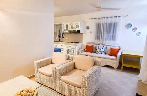 La Iglesia Apartment | Playa Turquesa only 50m From the Beach Walk to all Restaurants