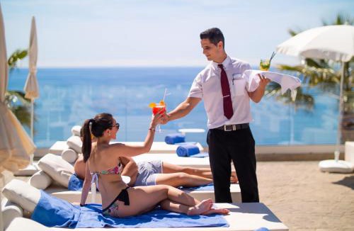 Velilla-Taramay Hotel | Playacálida