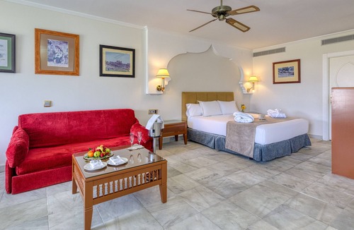 Velilla-Taramay Hotel | Playacalida Hotel