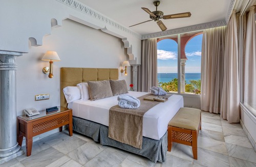 Velilla-Taramay Hotel | Playacalida Hotel