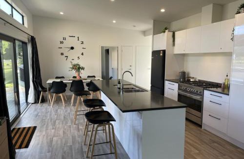 Ohakune House | Playground Fun & Spa on Town Doorstep!