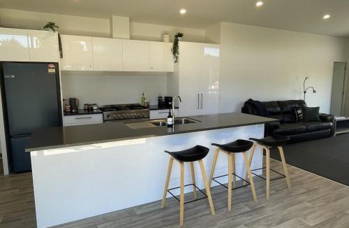 Ohakune House | Playground Fun & Spa on Town Doorstep!