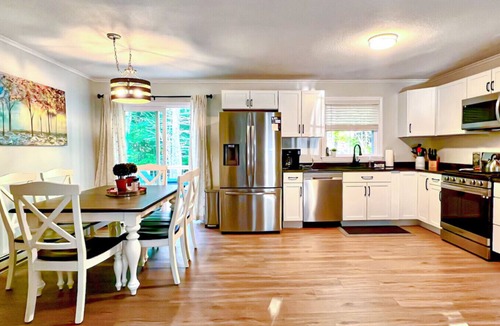 Birch Hill House | Plays well with others!