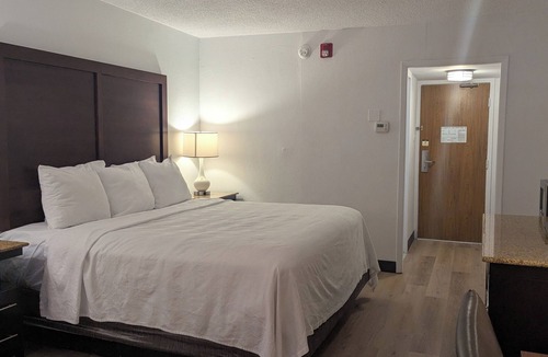 Globeville Hotel | Plaza Hotel Denver