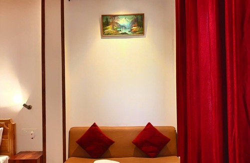 Pithoragarh Hotel | Plaza Hotel