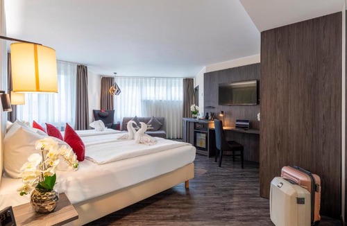 Ditzingen Hotel | PLAZA INN Blankenburg Ditzingen, Sure Hotel Collection
