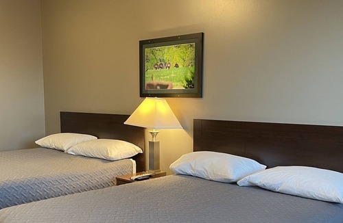 Brown County Hotel | Plaza Inn