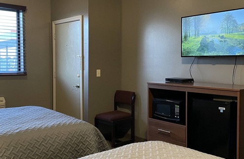 Brown County Hotel | Plaza Inn