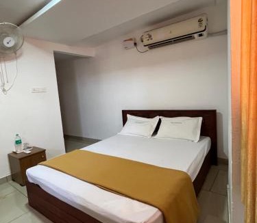 Vadakara Hotel | Plaza Residency