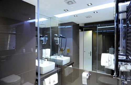 Tirgu Mures Hotel | Plaza V