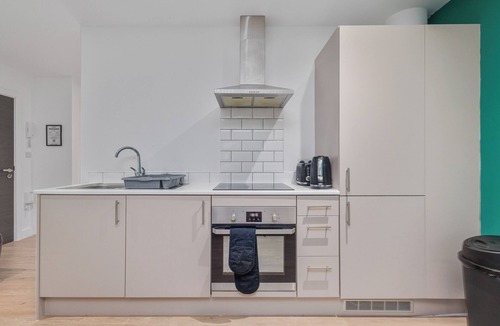 Sheldon Apartment | Pleasant 2-bedroom apartment in Birmingham perfect for your stay