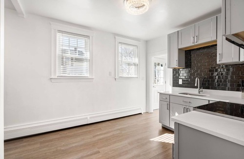 Braintree House | Pleasant and fully furnished 4-bedroom and two bathrooms house in Braintree MA