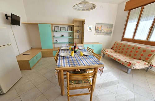 Rosolina Mare Apartment | Pleasant apartment in Rosolina Mare with balcony