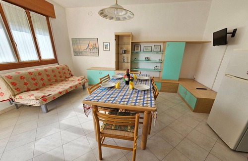 Rosolina Mare Apartment | Pleasant apartment in Rosolina Mare with balcony