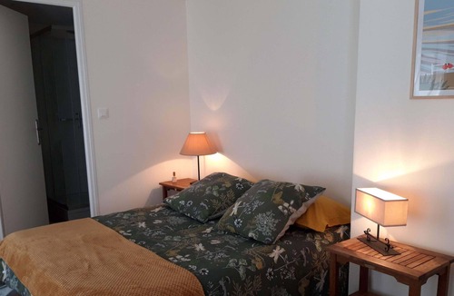 Coutances Bed & Breakfast | Pleasant independant Bedroom