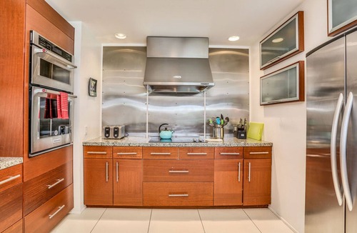 Twin Palms House | Pleasant & modern dog-friendly home w/private pool spa & heated outdoor pool