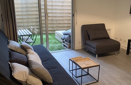 Plaine de la Brague Apartment | Pleasant modern studio with swimming pool, 8 minutes from the sea on foot