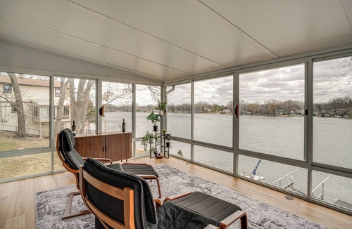 West Bend House | 'Pleasant Point Lake House' Dock & Fire Pit!