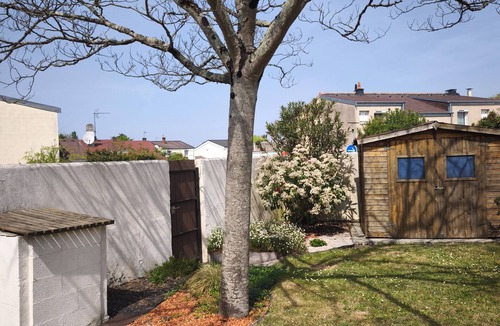 Gradignan Condo | Pleasant, spacious house between land and sea.