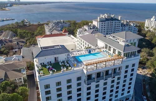 Baytowne Wharf Apartment | Pleasant Stay! 4 Spacious Units, Pool, Pets Allowed, Near Henderson Beach State!