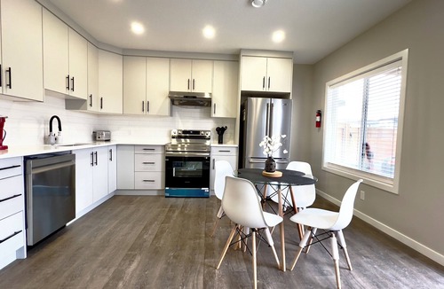 Sage Hill House | Pleasant Stay Calgary