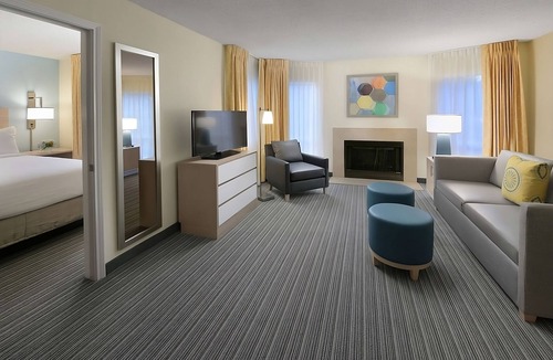 Gunter Afs Hotel | Pleasant Stay, Convenient Location! Pool, Free Parking, Pets Allowed!