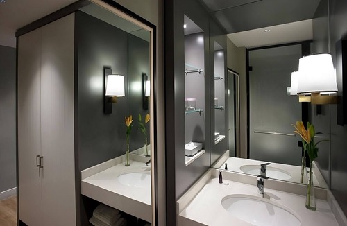 Gaborone Hotel | Pleasant Stay! Two Comfortable Units, Swimming Pool, Free Shuttle and Parking!