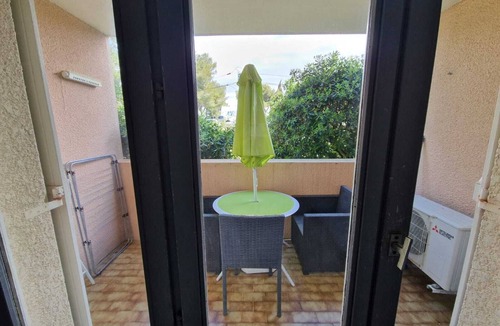 La Couronne Apartment | Pleasant studio close to the most beautiful beaches of the Côte Bleue