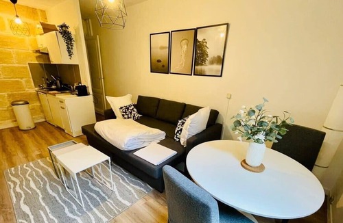 Hotel de Ville - Quinconces Apartment | Pleasant Studio in The Center Of Bordeaux