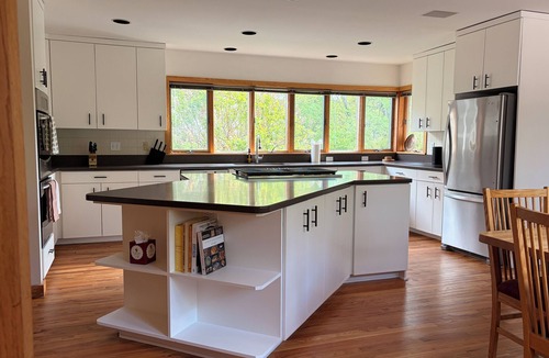 Pleasant Valley House | Pleasant Valley Pines w/huge deck and pool!