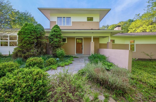 Pleasant Valley House | Pleasant Valley Pines w/huge deck and pool!