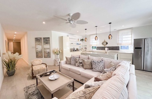 Speightstown Apartment | Please Inquire Before Booking – Luxury Villa