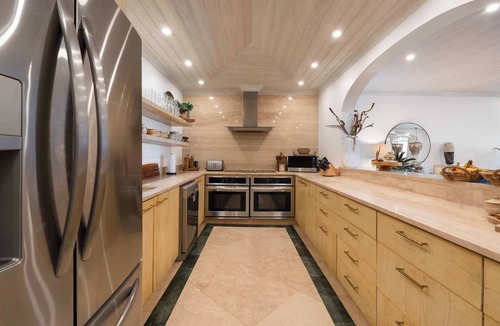 Old Trees Bay Apartment | Please Inquire Before Booking – Luxury Villa