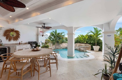 Old Trees Bay Apartment | Please Inquire Before Booking – Luxury Villa