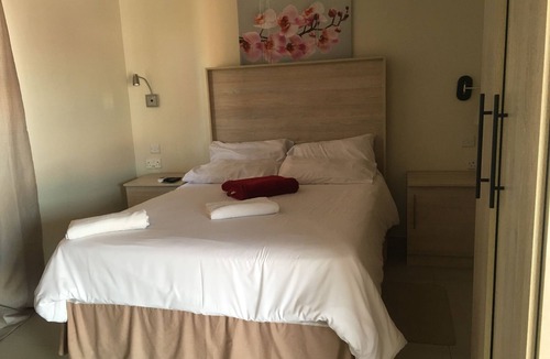 Ghanzi House | Pleassure Suites