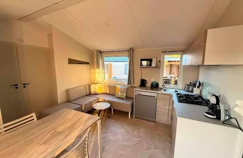Saint-Molf House | PLENITUDE Collection - 4-bedroom, 2-bathroom mobile home with private spa, sleeps 8