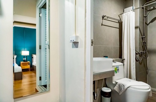 Chanthanimit Hotel | PloyBuri Boutique Hotel