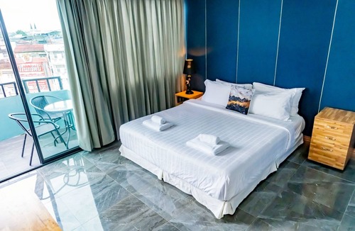 Chanthanimit Hotel | PloyBuri Boutique Hotel