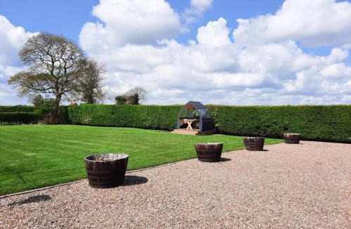 Alford House | Plum Cottage