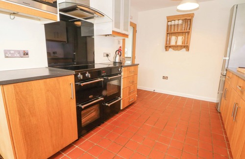 Longford Cottage | PLUM HILL, character holiday cottage, with a garden in Oswestry