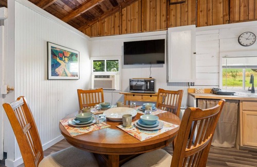 Barstow House | Plum Point Cottage #1