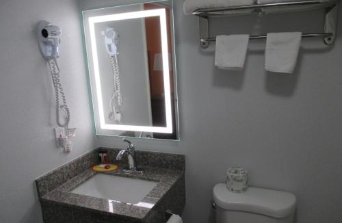 Williamstown Hotel | Plum Tree Inn