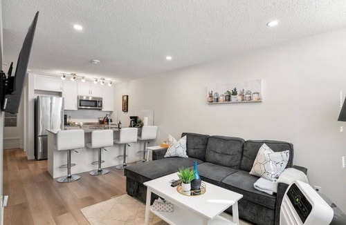 Cranston Apartment | Plume's Haven | Cozy | Pets | Bow River | Cranston